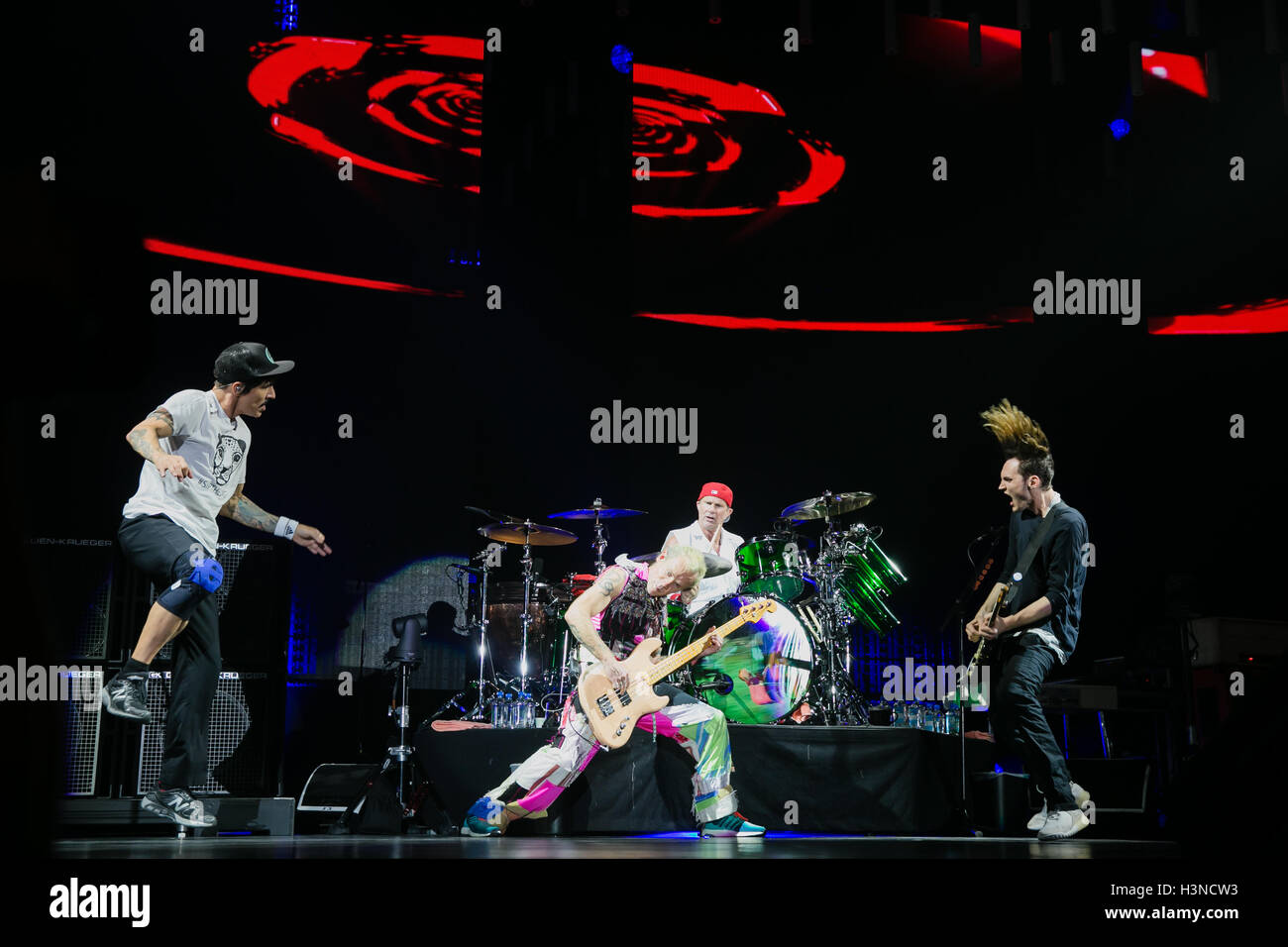 Torino, Italia. 10 ottobre 2016 i peperoncini rossi hanno suonato dal vivo a Torino Credit: Daniele Baldi Foto Stock