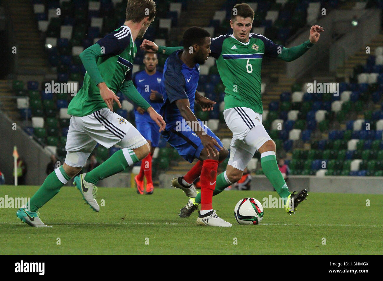 Stadio Nazionale al Windsor Park di Belfast, Irlanda del Nord, 11 ott 2016. In Francia la Thomas Lemar (14) sull'attacco. David Hunter/Alamy Live News. Foto Stock