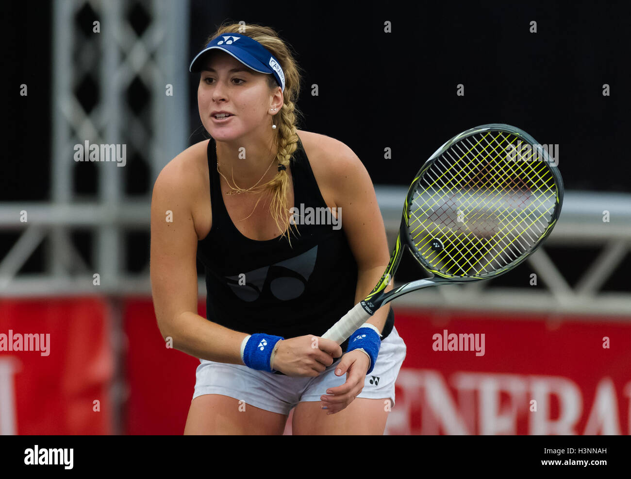 Linz, Austria. 11 ottobre, 2016. Belinda Bencic pratiche al 2016 Generali Ladies Linz WTA torneo internazionale di tennis Credito: Jimmie48 Fotografia/Alamy Live News Foto Stock