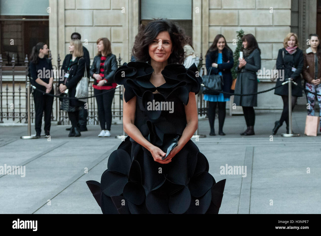 Londra, Regno Unito. Undicesimo oct, 2016. Farshid Moussavi-iraniano nato architetto britannico, assiste alla cerimonia di premiazione presso la Royal Academy of Arts Credito: Guy Corbishley/Alamy Live News Foto Stock