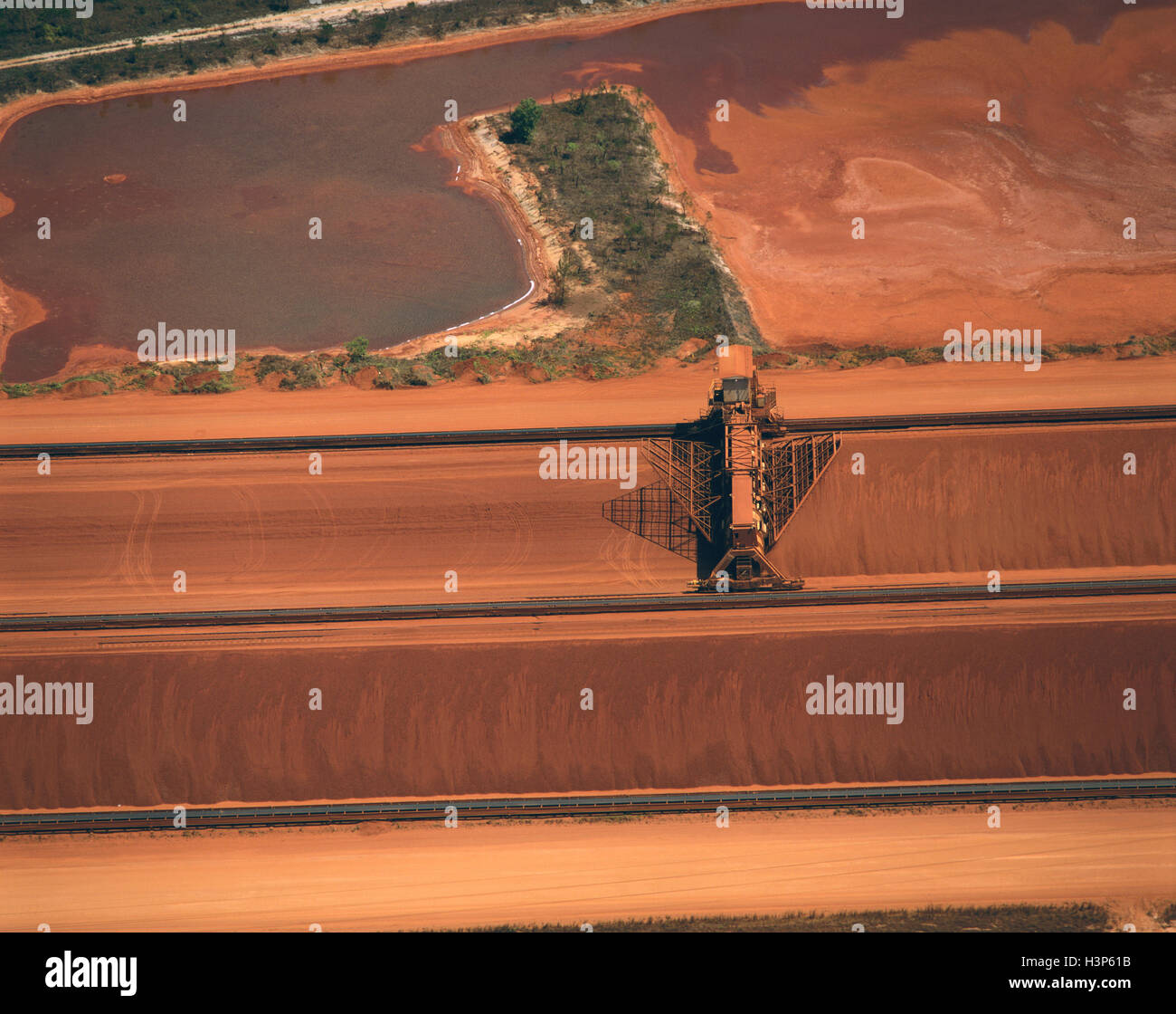 Miniera di bauxite di bacini di sedimentazione, Foto Stock