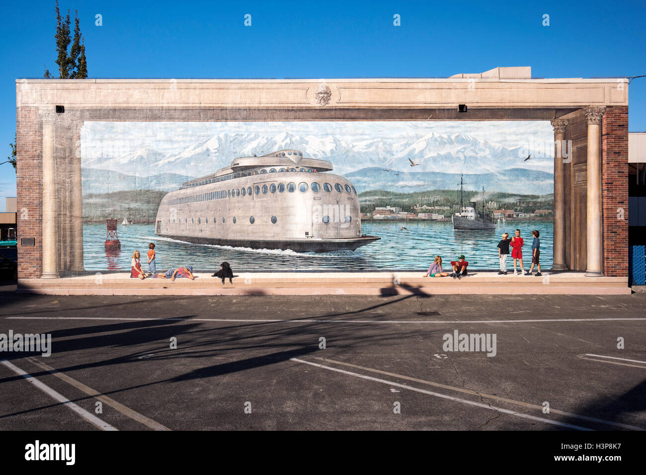 MS Kalakala lasciando Port Angeles Harbor murale di Cory Ench - Port Angeles, Washington, Stati Uniti d'America Foto Stock