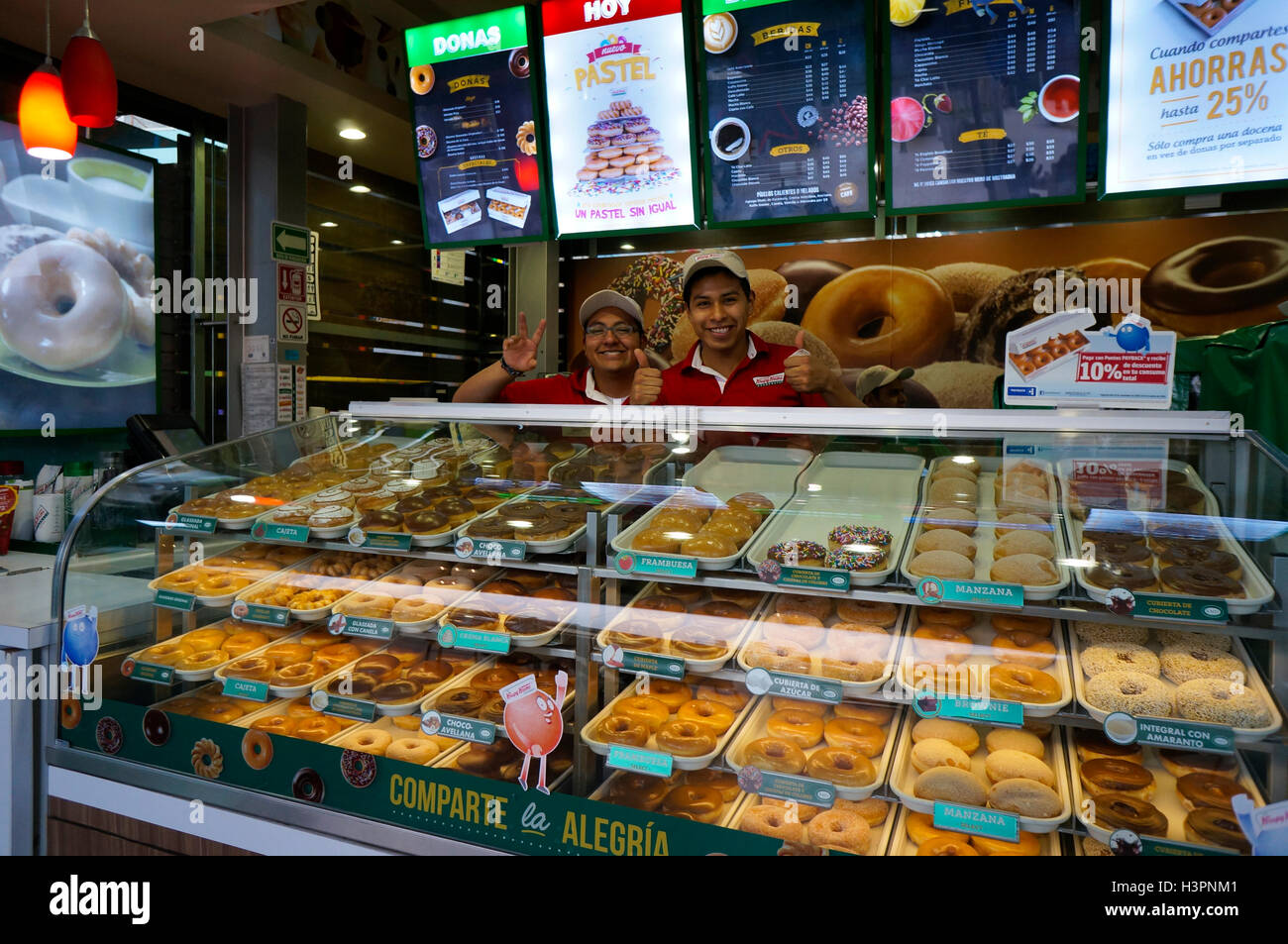 Catena negozio donut nel centro commerciale per lo shopping in città del Messico, Messico Foto Stock