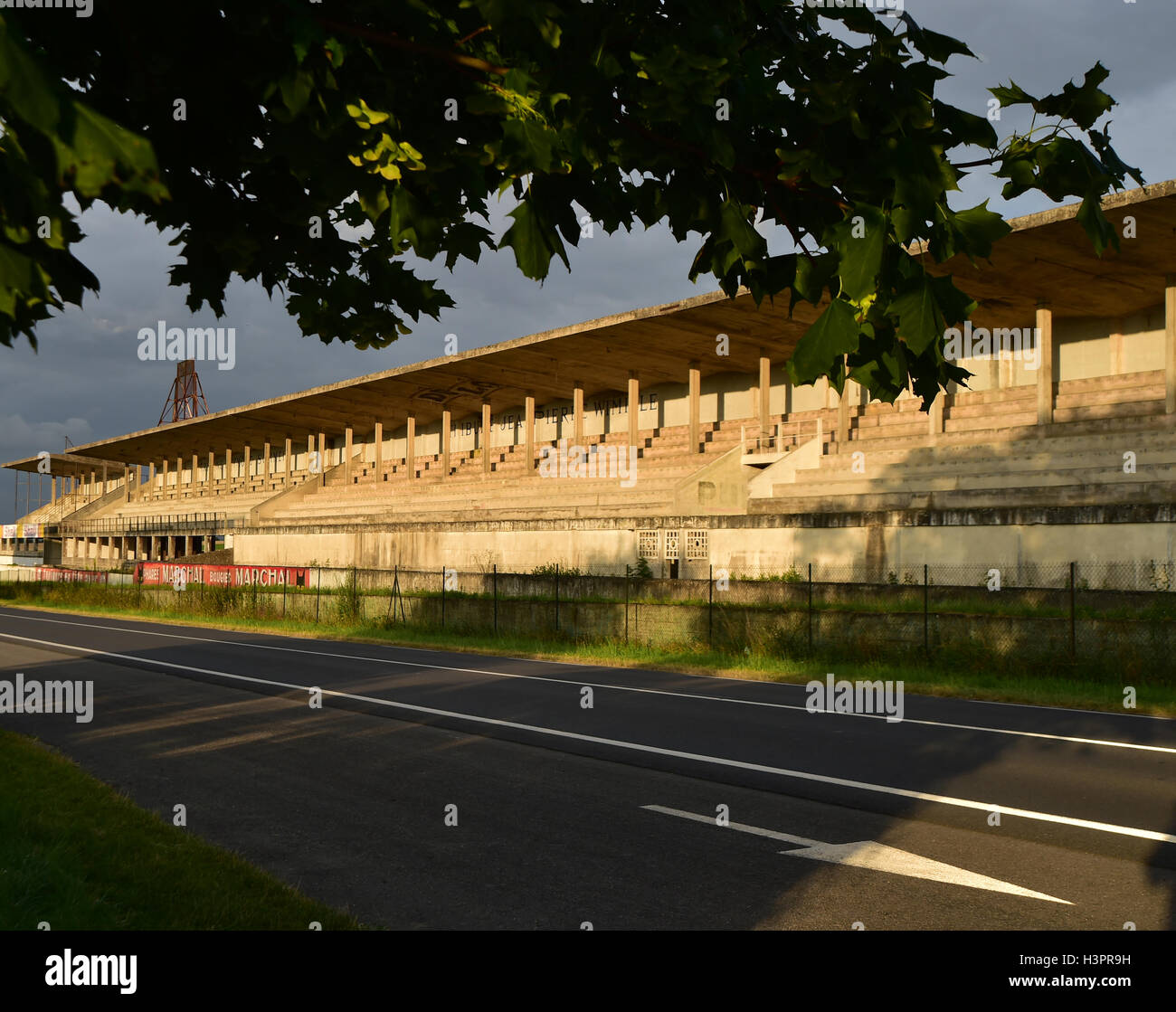 Box, Tribuna, Reims-Gueux, Francese circuito GP classic motor racing, francia, francese Grand Prix, circuito GP grandstand, Gueux Foto Stock