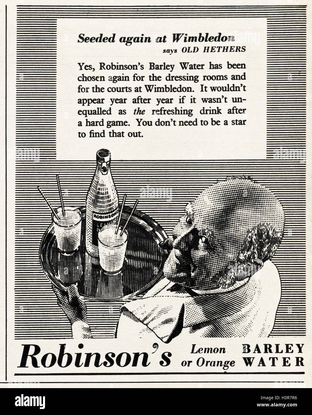 Anni Cinquanta spot pubblicitari originali dalla vecchia rivista vintage datato 1952 pubblicità retrò per Robinson's succo di limone o di arancio orzo acqua a Wimbledon Tennis Foto Stock