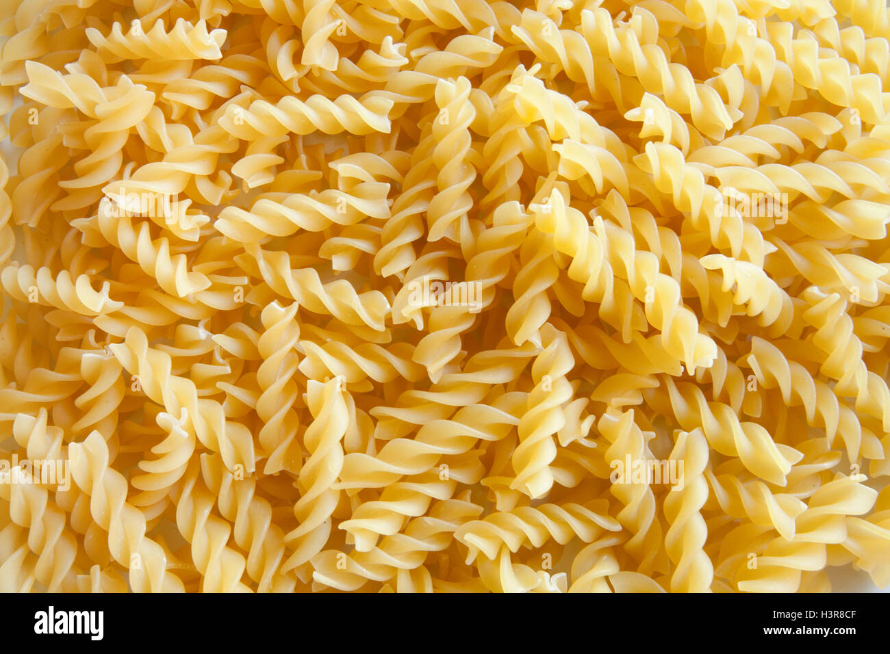 La pasta italiana: fusilli Foto Stock