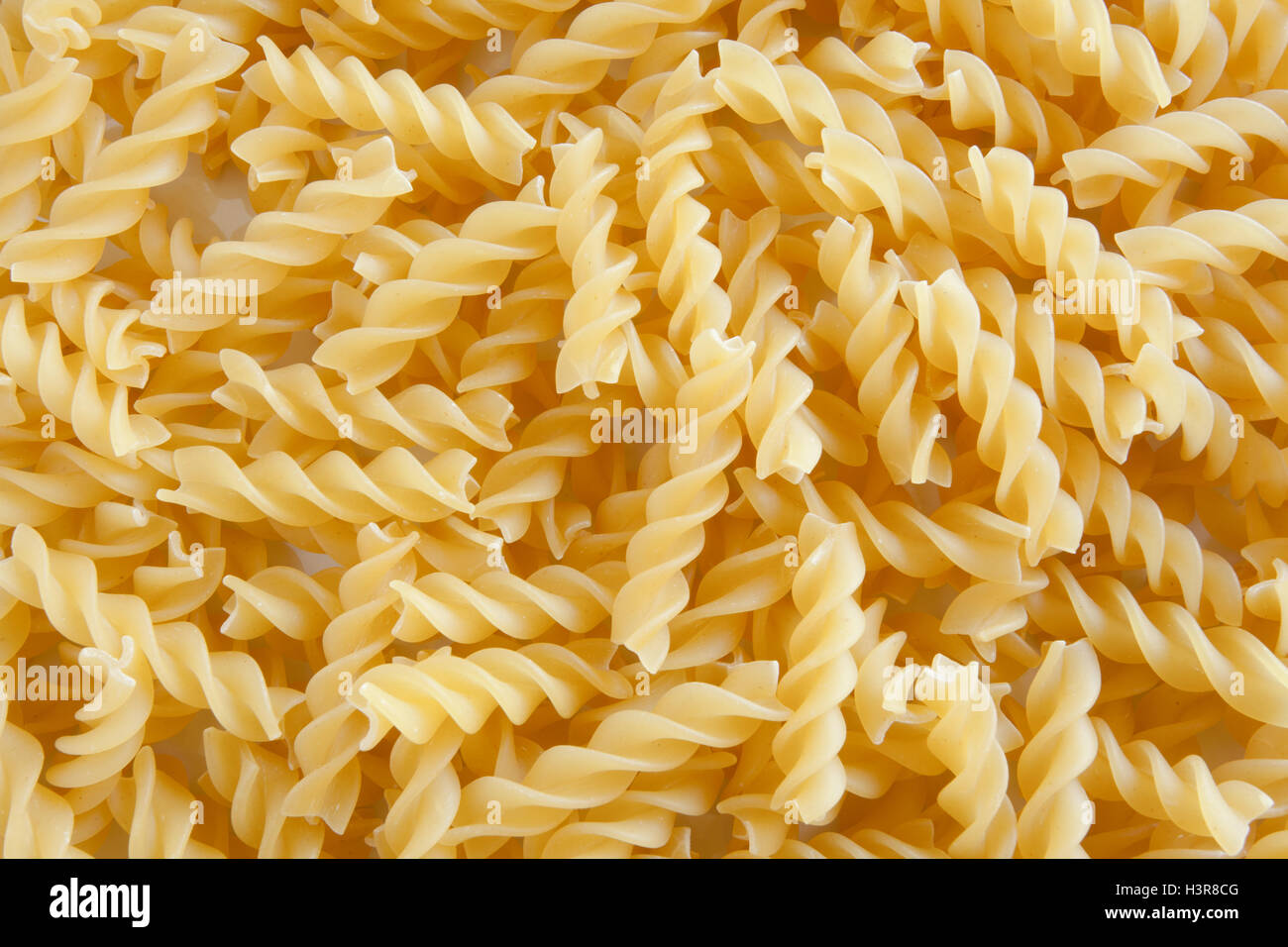 La pasta italiana: fusilli Foto Stock