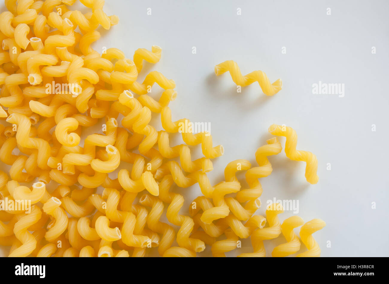 La pasta italiana: fusilli Foto Stock