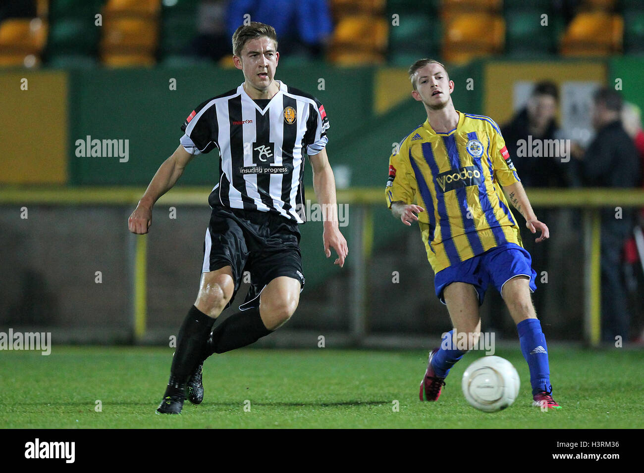 Connor Witherspoon dell Oriente Thurrock - Romford vs Oriente Thurrock Regno - Robert Dyas Ryman League Cup 2° Round a calcio a Thurrock,FC, nave Lane, Hereford - 02/10/13 Foto Stock