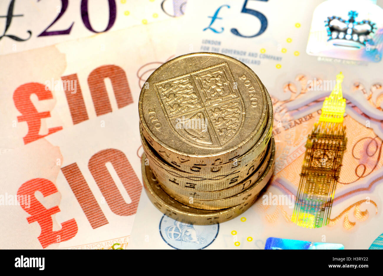 British denaro - pound monete sulle note, comprese nuove (2016) polimero £5 Foto Stock