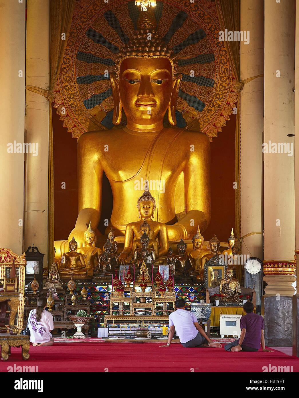 Thailandia Chiang maggio, Wat Phra Sing, Buddha Phra Sihing, città, il tempio, banda, Lai Khan Kapelle, stile Sukhothai, statua, Buddha, oro, visitatore, preghiera, recitare Foto Stock
