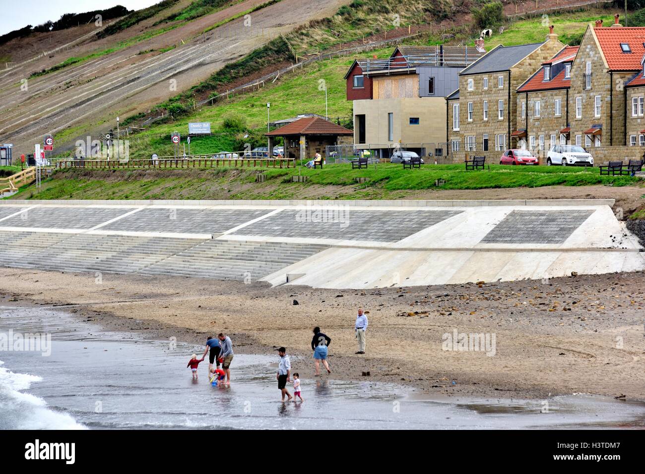 Sandsend costiere schema di protezione North Yorkshire England Regno Unito Foto Stock