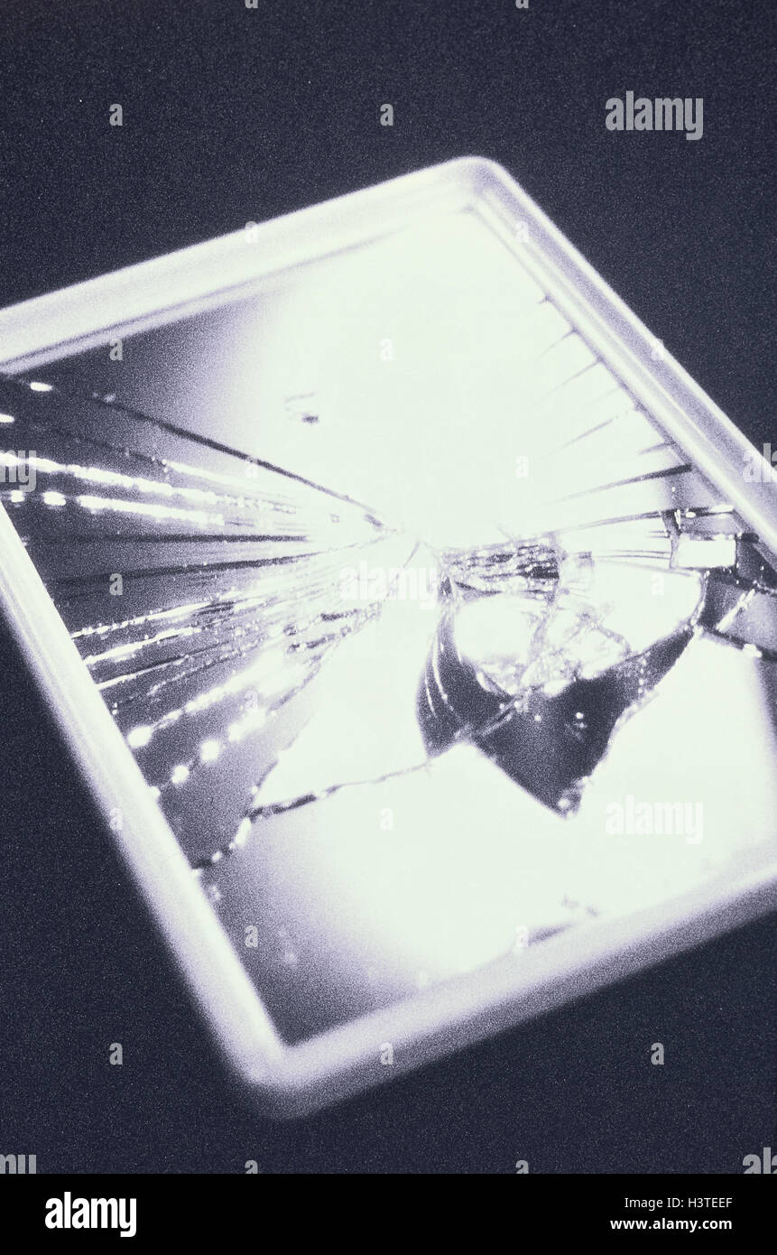 Riflettore, rotto, icona, sfortuna, b/w, sette anni passo, superstizione, superstizioso, cocci, danni, sfortuna Foto Stock