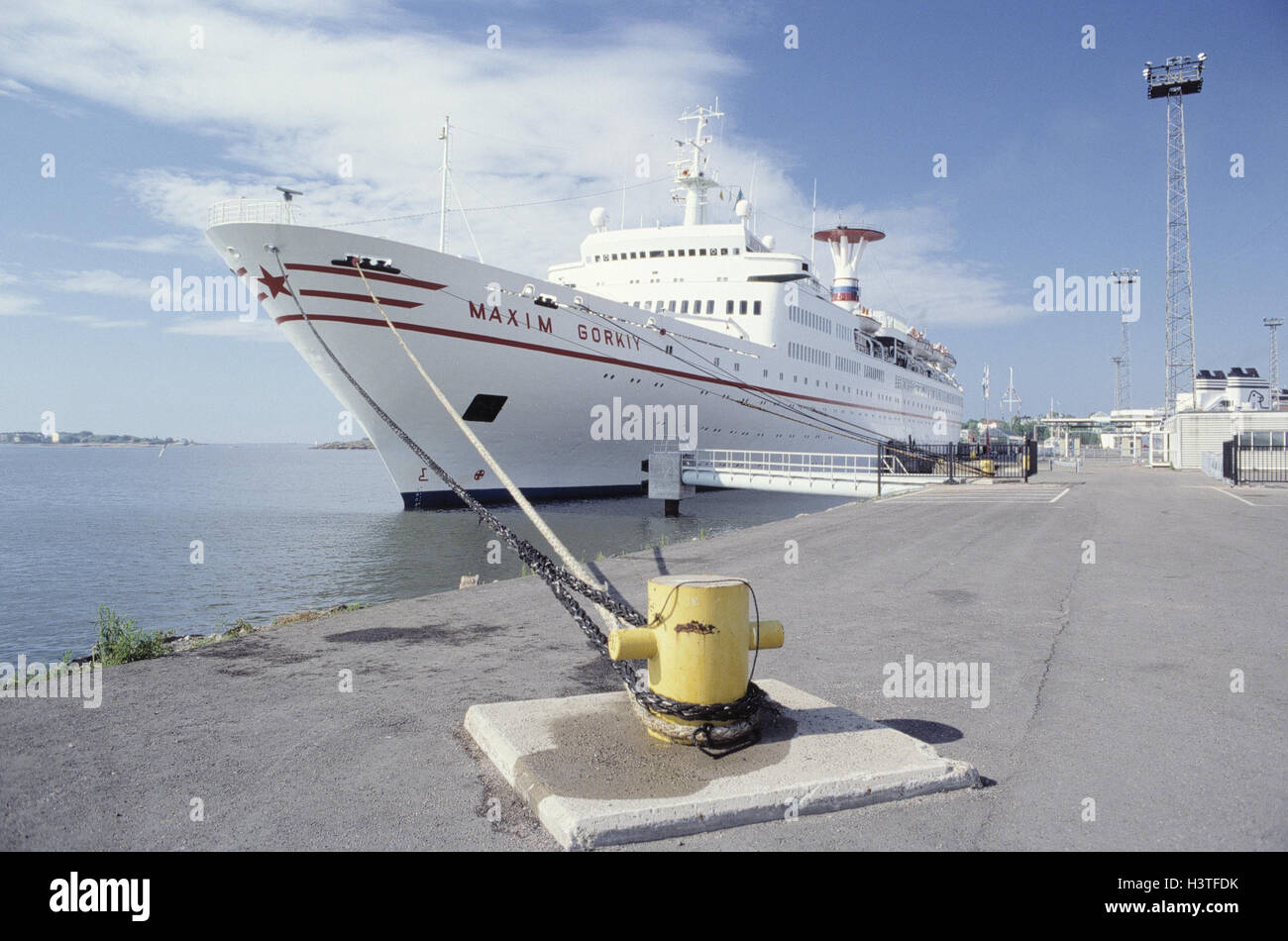 Nave passeggeri, Maxim Gorkiy, jetty, nave, porto la nave di crociera, crociera, navigazione, vacanza, pontile, acqua, mare, viaggi, crociera, investire, quay Foto Stock