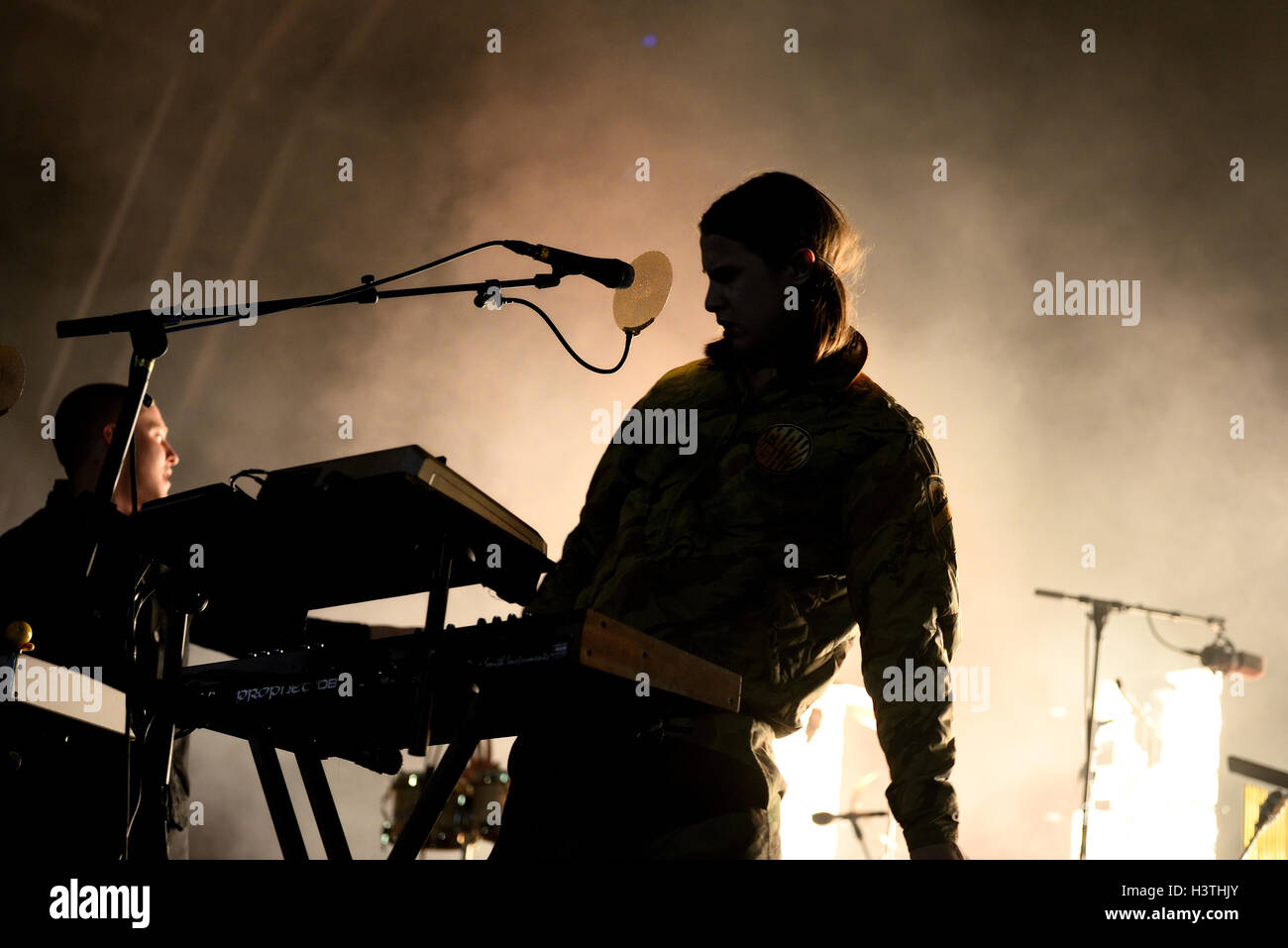 Barcellona - 28 Maggio: Jungle (anima moderna band) suona al suono di Primavera 2015 Festival il 28 maggio 2015 a Barcellona, Spagna. Foto Stock