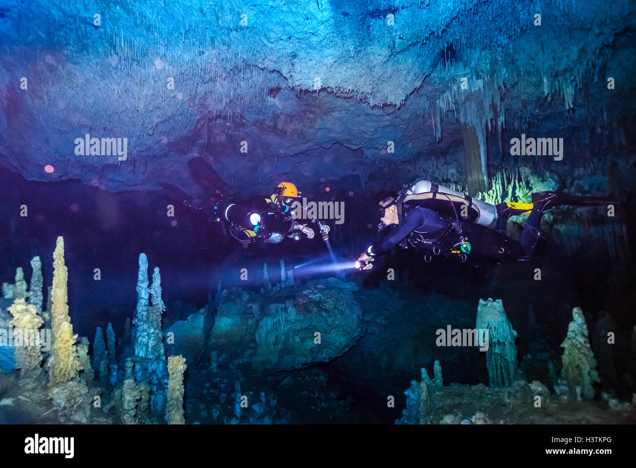 Grotta subacqueo in caverna Cenote, Yucatan Tulum Messico Foto Stock