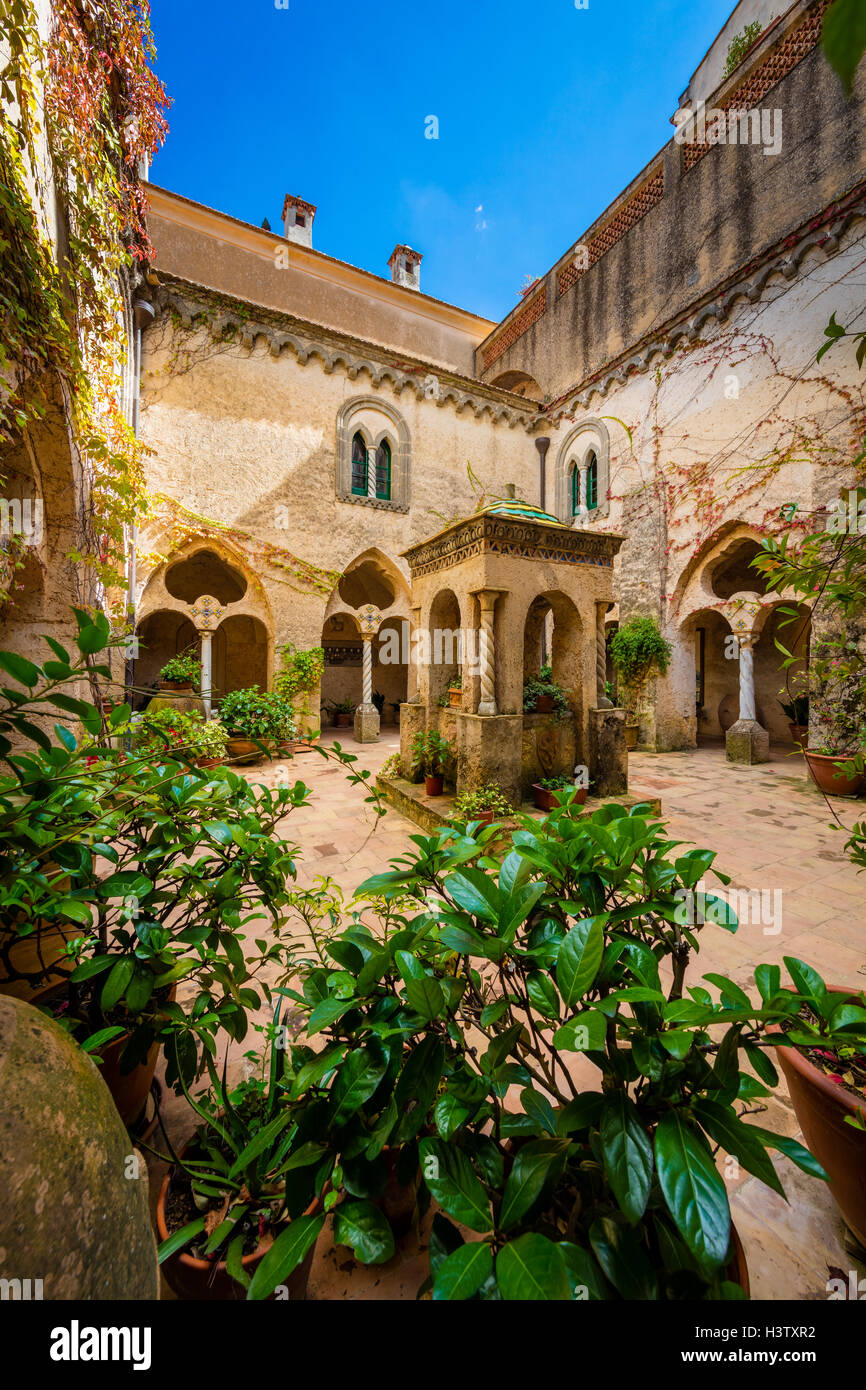 Villa Cimbrone è un edificio storico a Ravello sulla costiera amalfitana del sud Italia. Foto Stock
