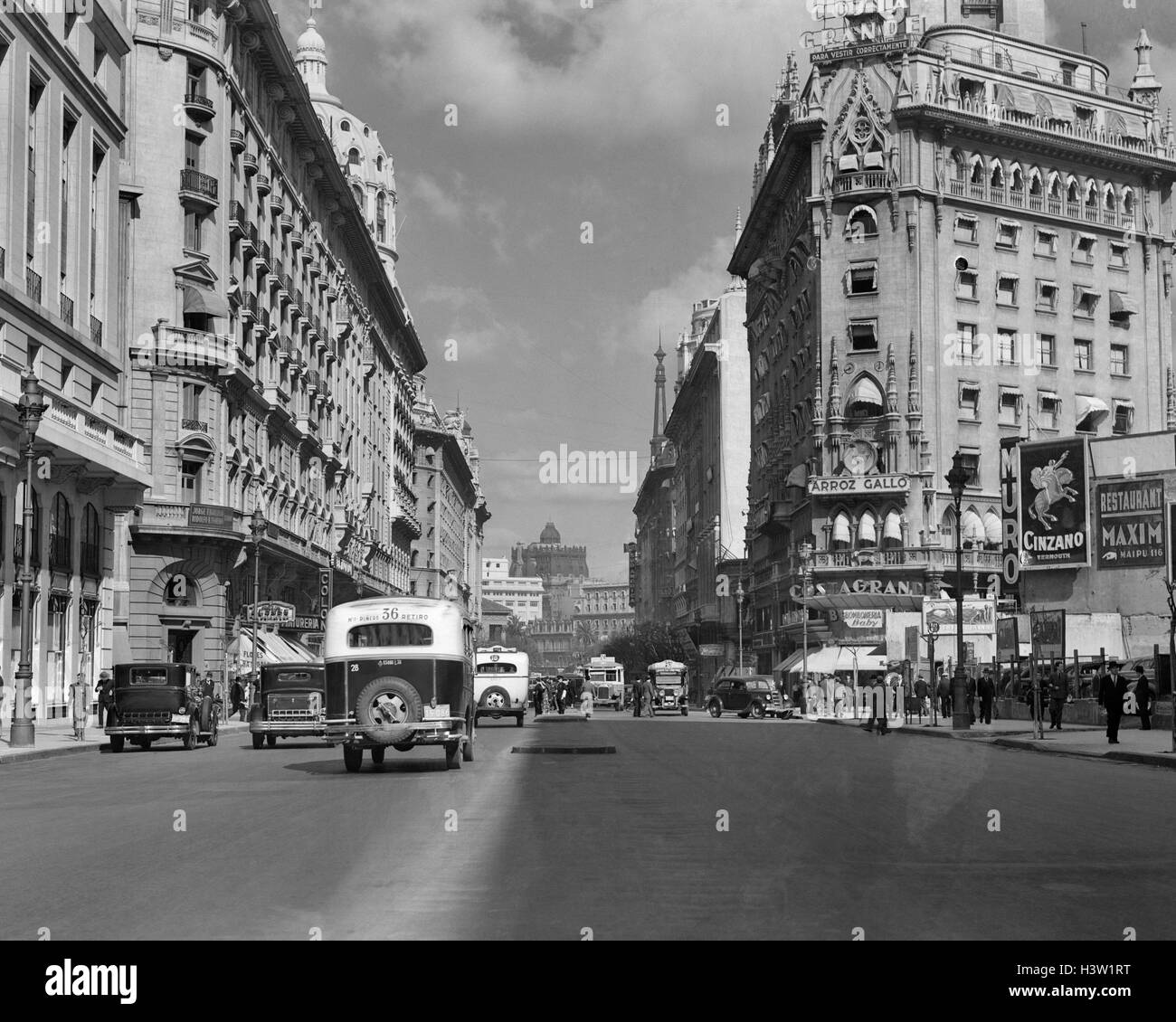 1930s 1940s il Diagonal Norte o la Avenida Roque Sáenz Peña BUENOS AIRES ARGENTINA Foto Stock