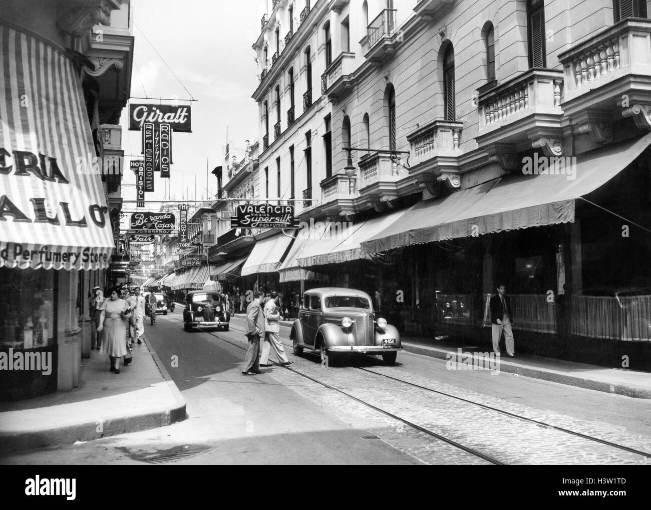 1930s 1940s area dello shopping di SAN RAFAEL AVENUE HAVANA CUBA Foto Stock
