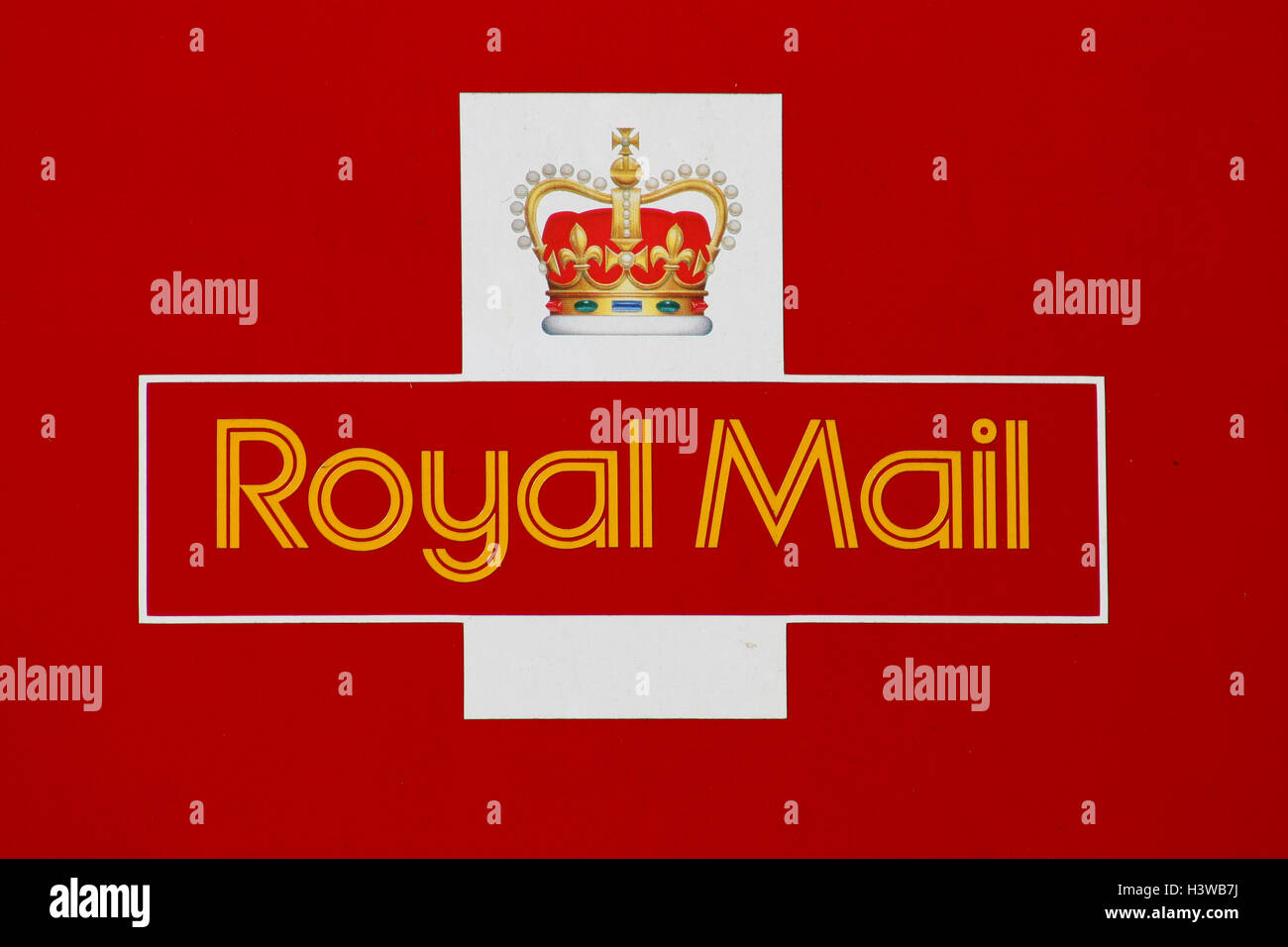Royal Mail logo sul furgone postale, Braintree, Essex, Inghilterra Foto Stock
