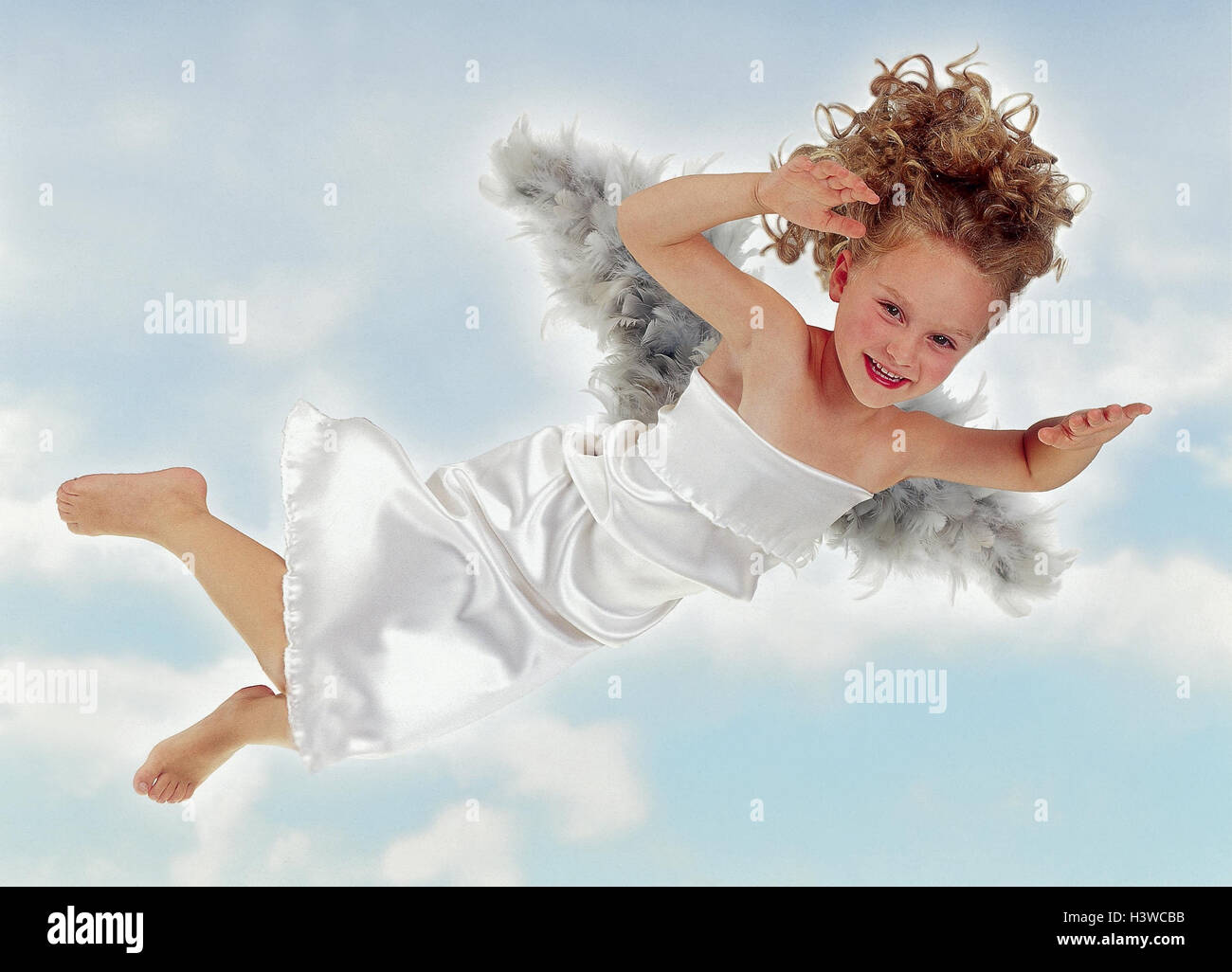 Le ragazze, angeli, volare, cielo nuvoloso X-mas, Natale, bambino, rivestimento, ala, Angelo è ala, panno, float, herabschweben, cielo cielo messenger, nuvole, studio X MAS cartella Foto Stock