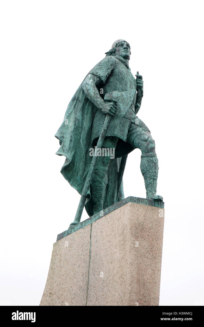 Statua di Leif Erikson (970-1020) un islandese di explorer che è considerato il primo europeo a sbarcare in Nord America. Recante la data del XXI secolo Foto Stock