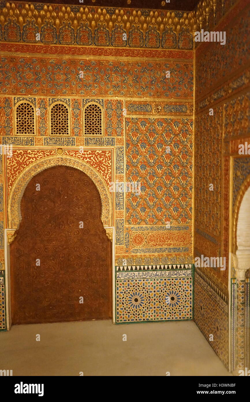 Interno dell'Alhambra, un palazzo e fortezza complesso situato a Granada, Spagna. Datato xiv secolo Foto Stock