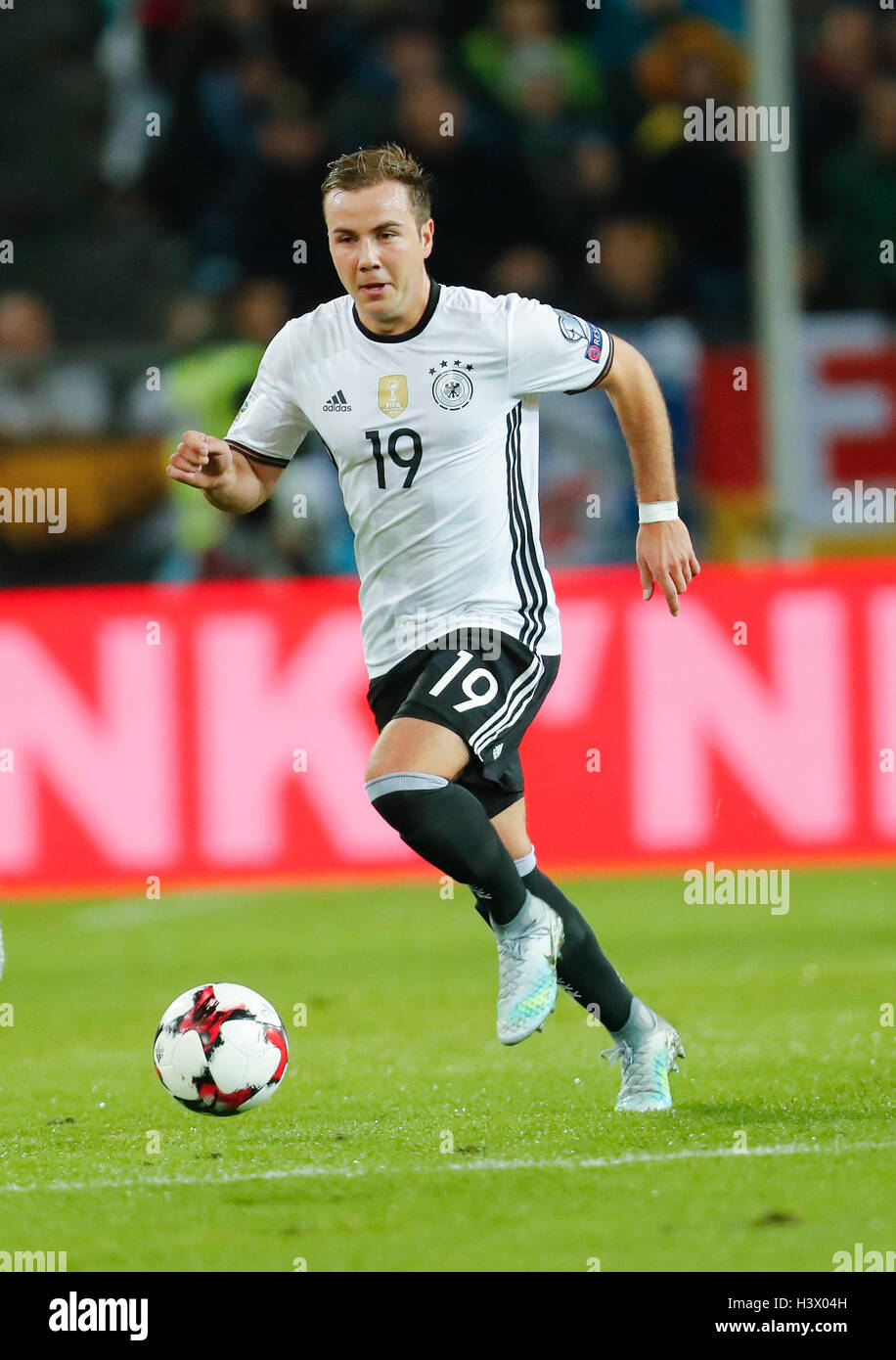 Hannover, Germania. 11 ottobre, 2016. Mario GOETZE, DFB 19 comanda la sfera, azione, full-size, World Cup 2018 Russia match di qualificazione Germania - Irlanda del Nord il 11 ottobre 2016 ad Hannover, in Germania. Credito: Peter Schatz / Alamy Live News Foto Stock