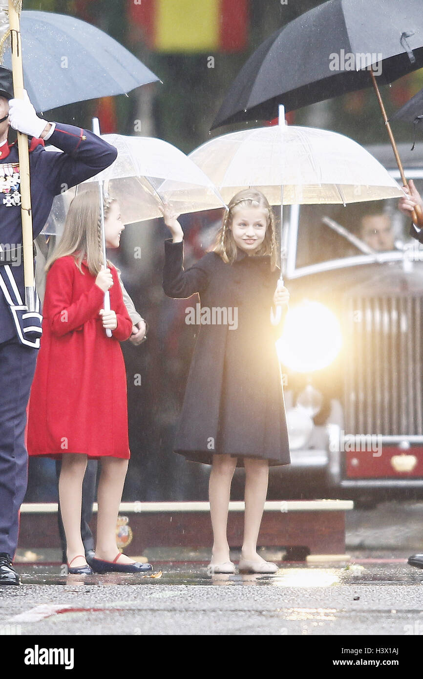 Madrid, Madrid, Spagna. Xii oct, 2016. Crown Princess Leonor, Principessa Sofia ha partecipato alla Giornata Nazionale parata militare il 12 ottobre 2016 a Madrid, Spagna. Credit: Jack Abuin/ZUMA filo/Alamy Live News Foto Stock