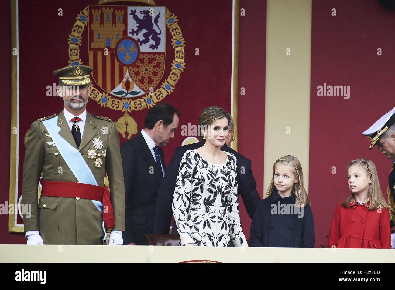 Madrid, Madrid, Spagna. Xii oct, 2016. Regina Letizia di Spagna, Crown Princess Leonor ha partecipato alla Giornata Nazionale parata militare il 12 ottobre 2016 a Madrid, Spagna. Credit: Jack Abuin/ZUMA filo/Alamy Live News Foto Stock