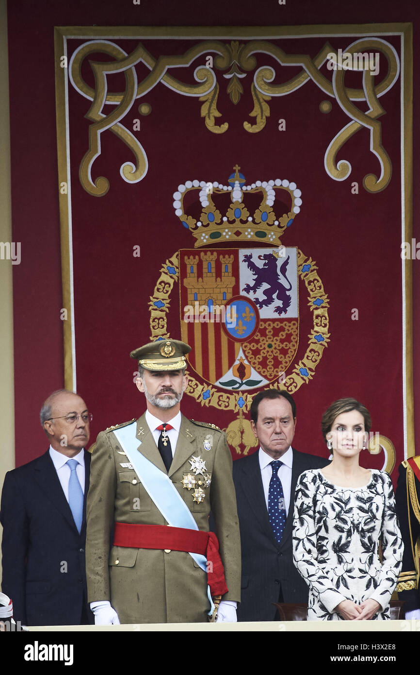 Madrid, Madrid, Spagna. Xii oct, 2016. Il re Filippo VI di Spagna, Regina Letizia di Spagna hanno partecipato alla Giornata Nazionale parata militare il 12 ottobre 2016 a Madrid, Spagna. Credit: Jack Abuin/ZUMA filo/Alamy Live News Foto Stock