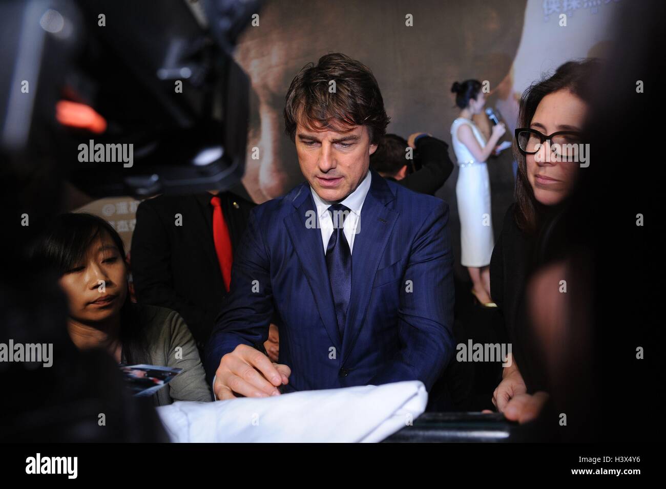 Shanghai, Cina. Xii oct, 2016. Cobie Smulders e Tom Curise sul tappeto rosso della pinza Jack: mai tornare in Cina a Shanghai il 12 ottobre 2016. Credito: TopPhoto/Alamy Live News Foto Stock