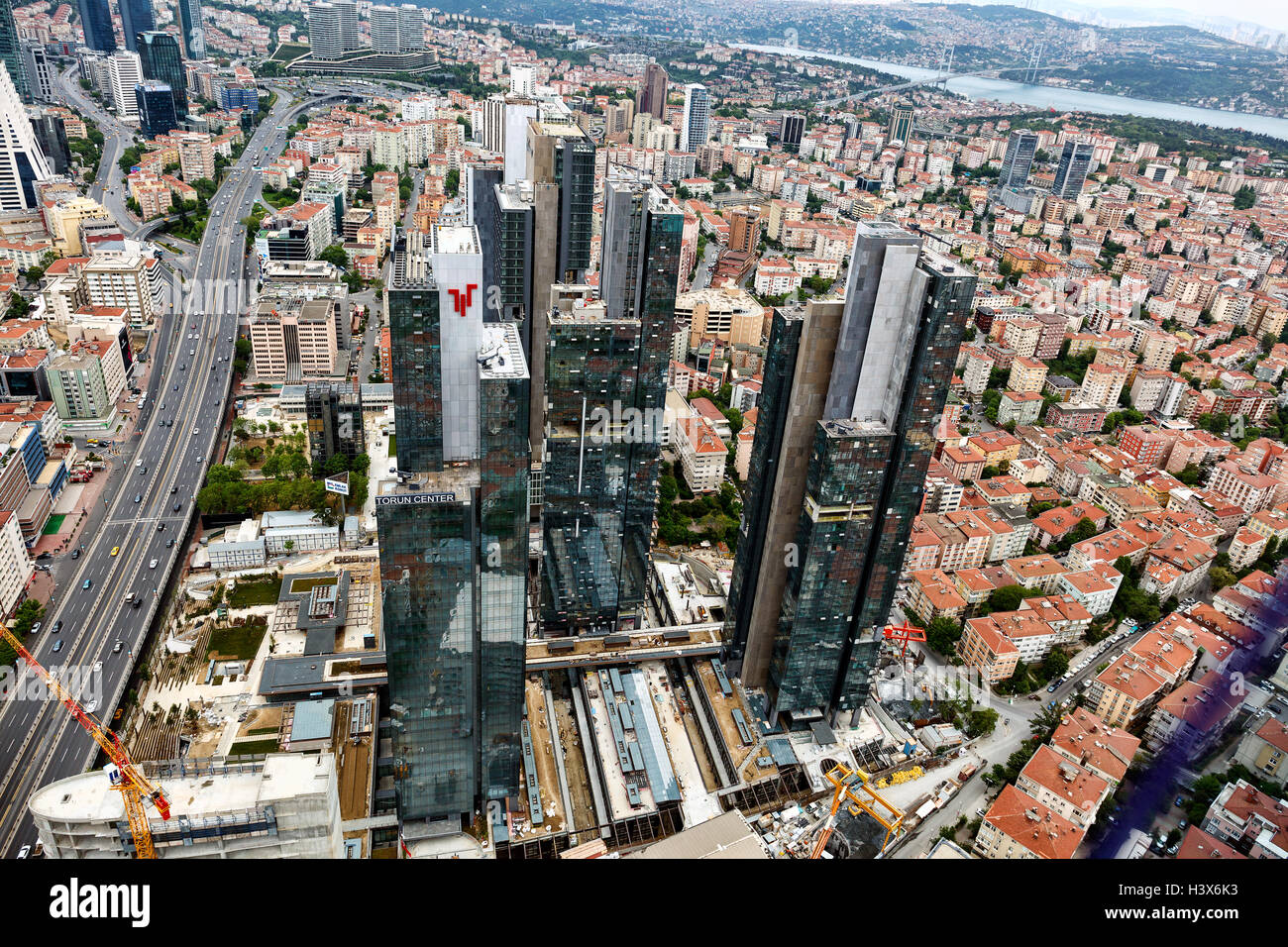 Istanbul, Turchia - 1 Maggio 2016 : Mecidiyekoy Istanbul dall'aria Foto Stock