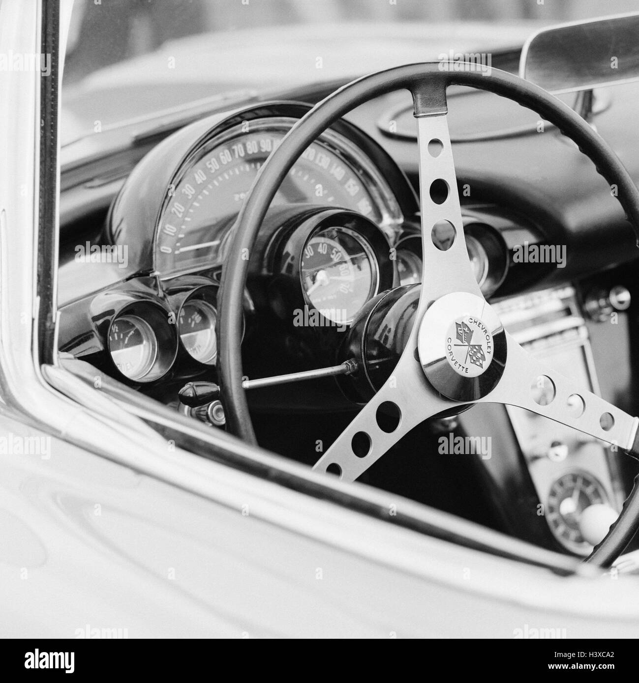 Auto, old-timer, Chevrolet Corvette, dettaglio, fiscali, cruscotto, b/w, solo editorialmente! Veicolo, autovetture, storicamente nostalgicamente, nostalgia, vecchio in una vecchia maniera, produttore, oggetto da collezione, costosi esclusivamente, lussuosamente, lusso, fiscali, Foto Stock