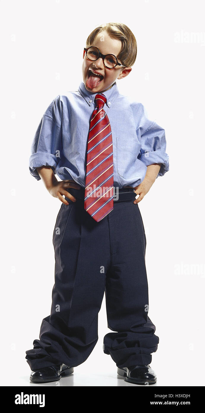 Ragazzo biondo, bicchieri, vestiti, oversized, maglietta, tie, pantaloni,  sfrontato, lingua, Rau di passaggi, ai bambini, piccoli, fodera, tuta, in  gran parte, gli adulti vestiti, desiderio, i piani di carriera, l'uomo,  imprenditore, naughtily,