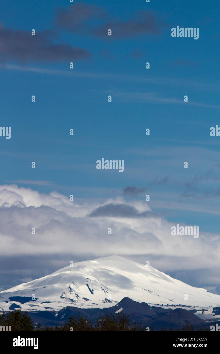 Coperta di neve hekla stratavolcano Islanda Foto Stock