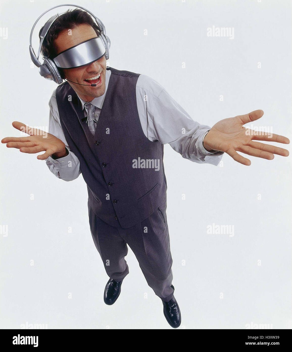 L'uomo, dati gli occhiali, realtà virtuale, gesto, gioia, rende poco  familiare futuro, il cyberspazio, tagliate, studio, realtà virtuale, dati  gli occhiali, eyephone, monitor occhiali, set testa, imprenditore, uomo,  business, futuro, visione, visualizzare