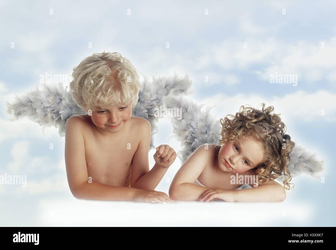 Cieli, boy, ragazza, Angelo, cloud, visualizzare massa X-mas, Natale, bambini, due riccioli, fodera, ala, Angelo è ala, magro, cielo messaggeri, studio, cielo nuvoloso X MAS cartella, Foto Stock