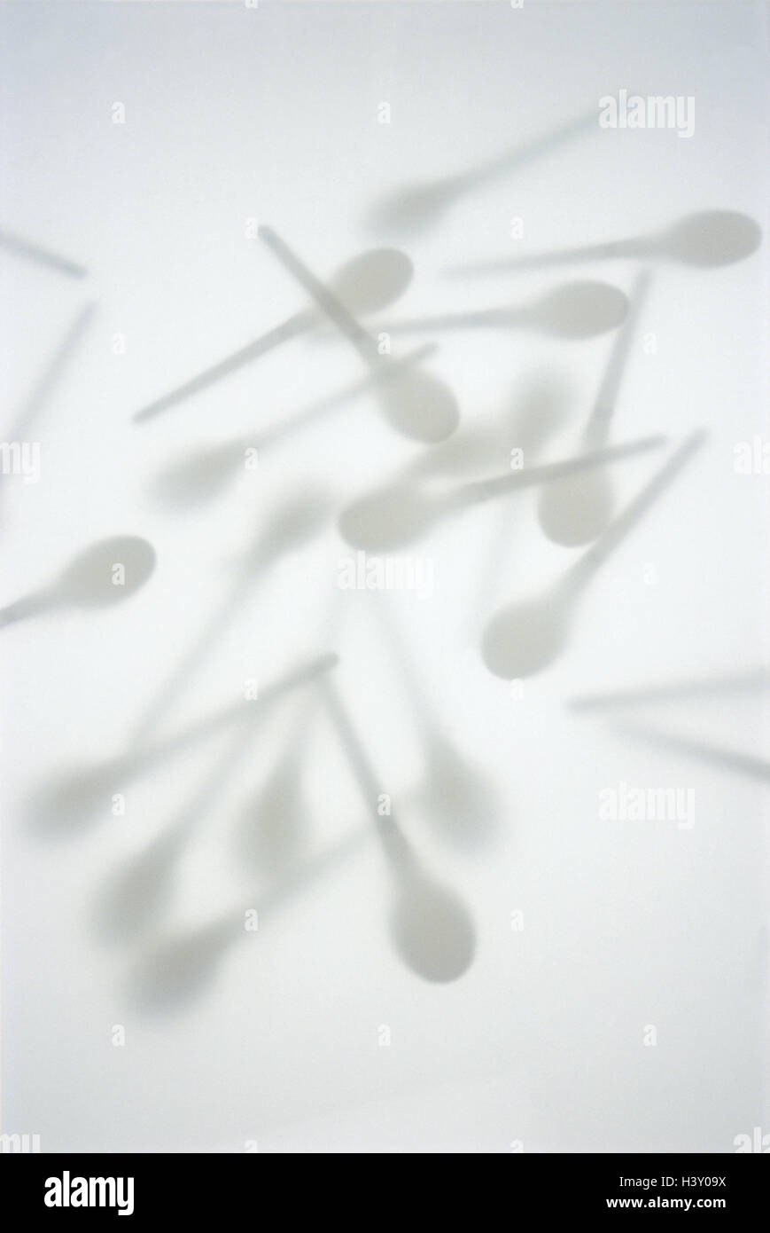 Cucchiaio di plastica, bianco, tagliate, fotografia del prodotto, cucchiaio, strumenti di plastica, ombra, sovraesposizione, alta chiave, strumenti, posate, strumenti monouso, still life, Foto Stock