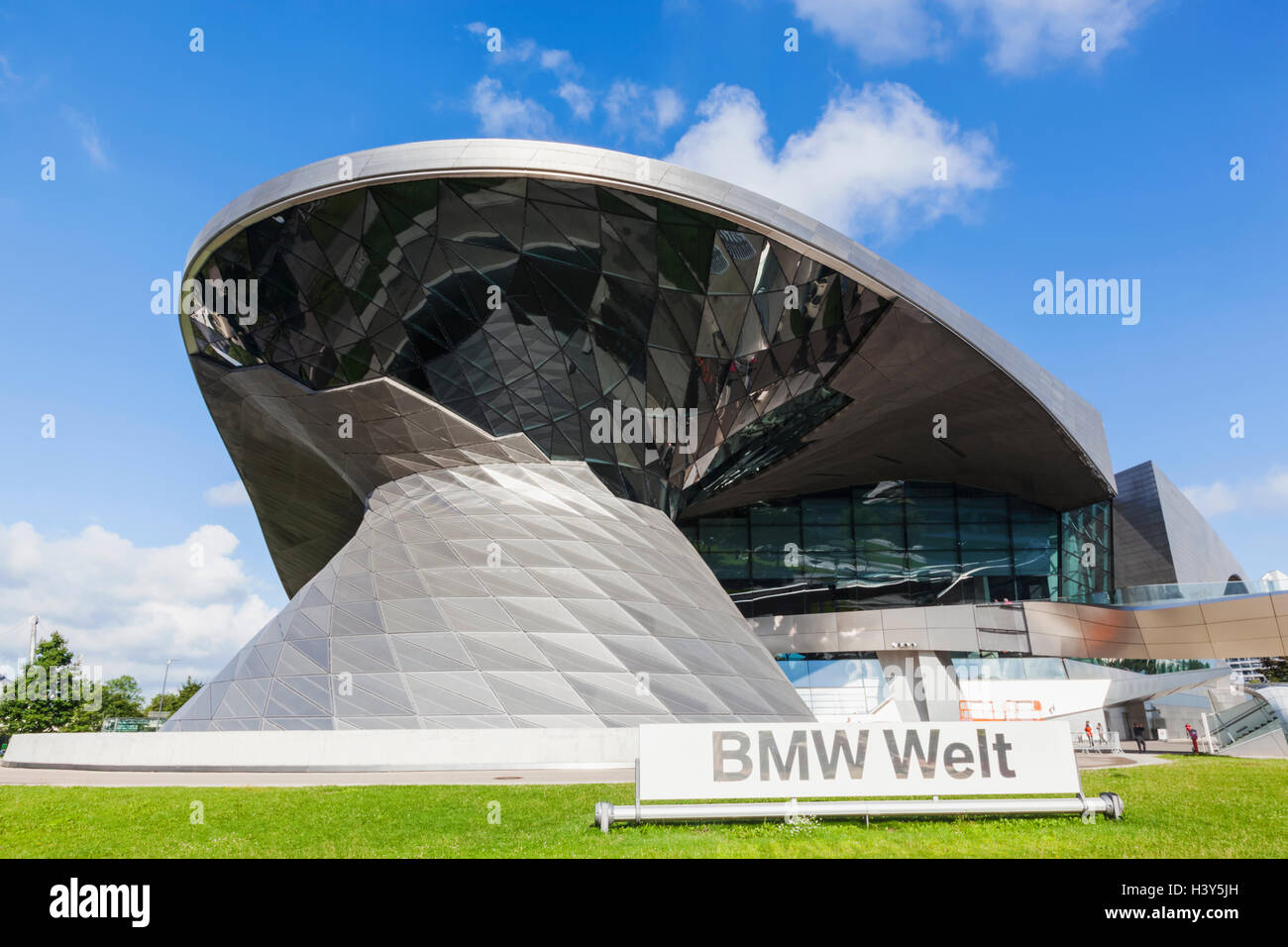 In Germania, in Baviera, Monaco di Baviera, BMW World Foto Stock