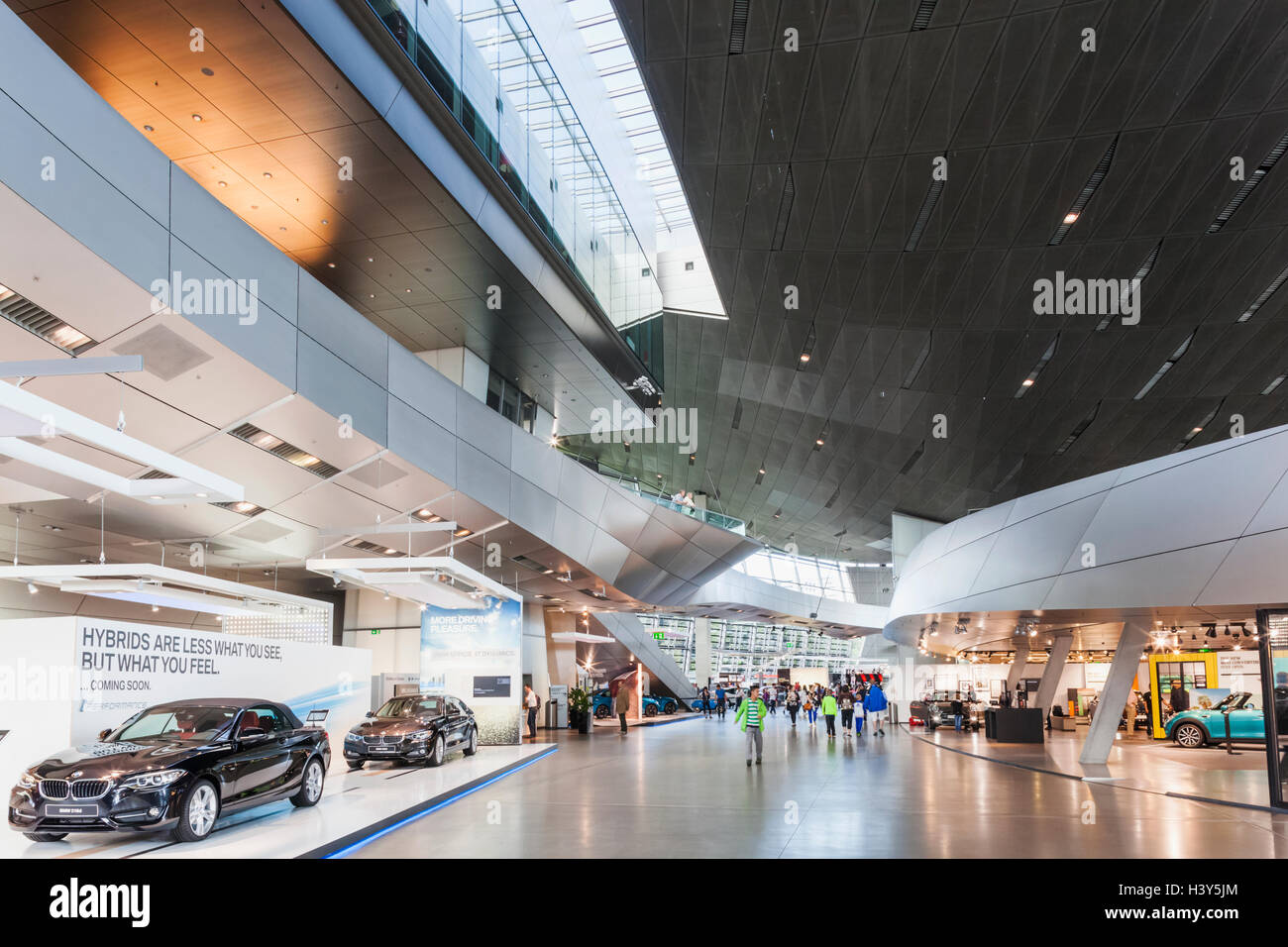 In Germania, in Baviera, Monaco di Baviera, BMW World Foto Stock