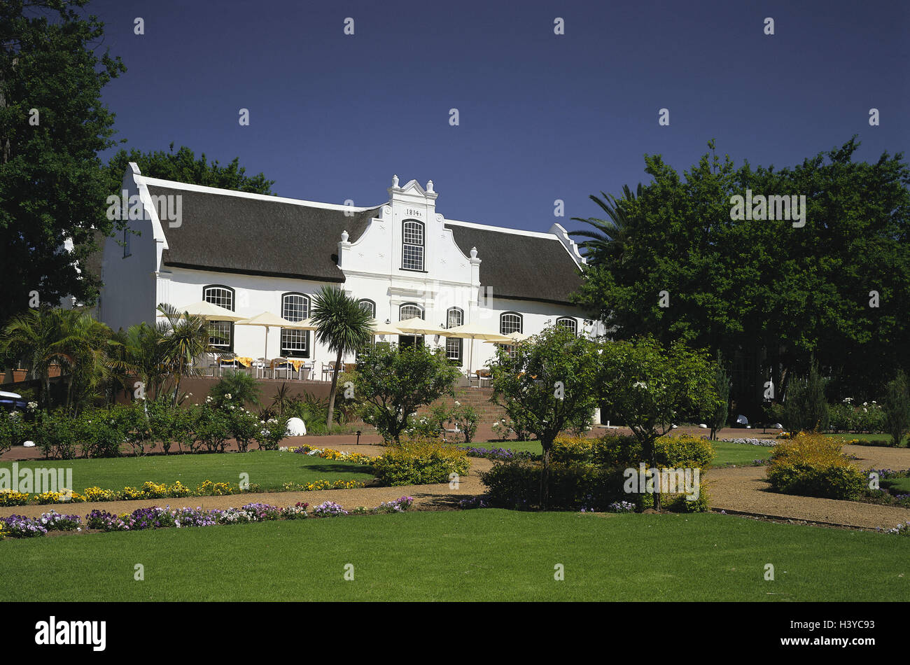 Sud Africa, la provincia del Capo, Stellenbosch, vigneto, 'Neethlingshof', terrazza bar, parco, Africa, la provincia del Capo, la provincia del Capo, area vitivinicola, la viticoltura, la regione dei vini di buona casa, architettura, Cape-Dutch, Jonkershoek valley, economia, parco, Foto Stock