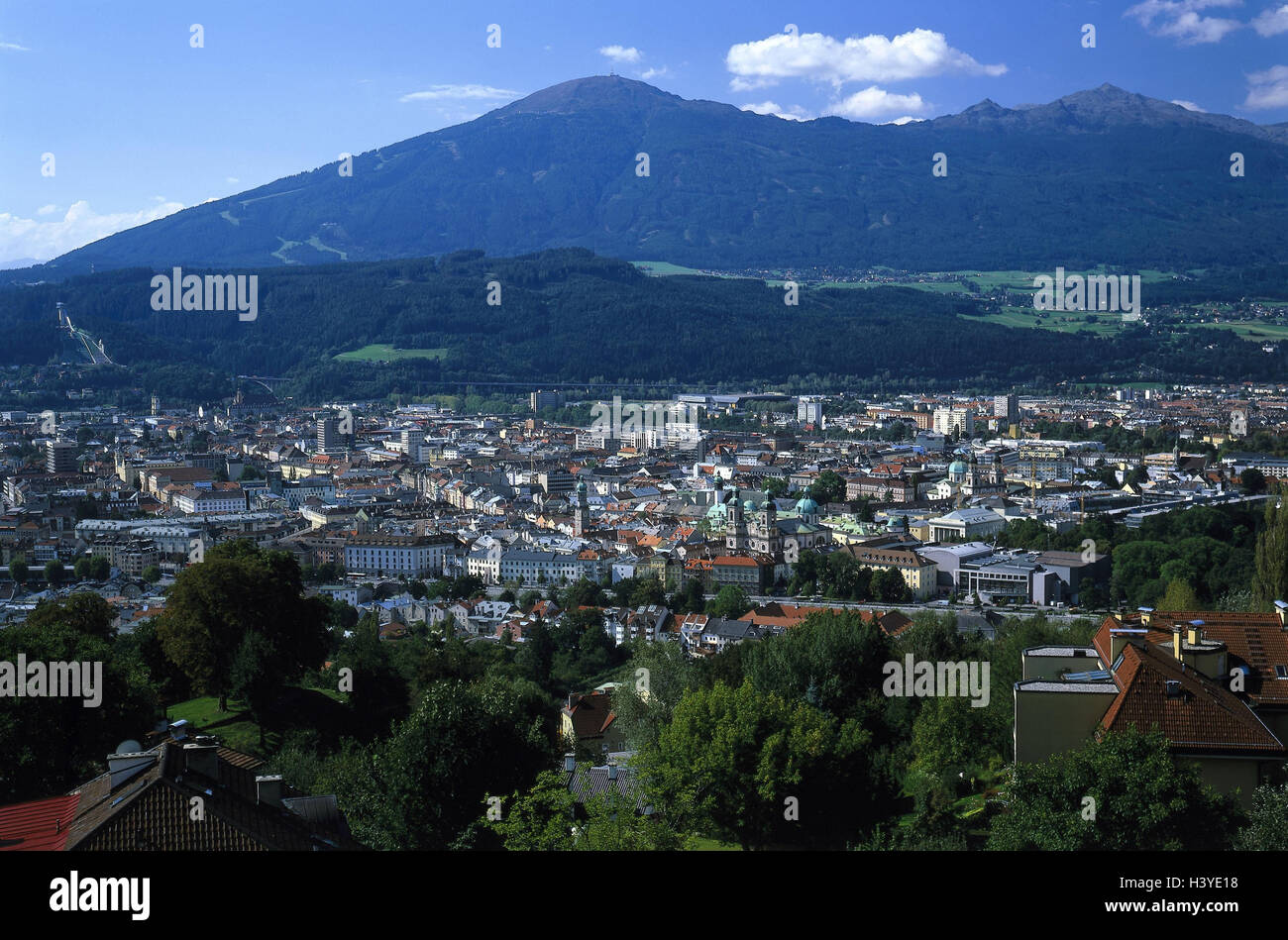 Austria, Tirolo, Innsbruck, città panoramica, Patscherkofel, Europa, città, Vista, vista città, montagna, 'Hausberg', estate, all'esterno Foto Stock