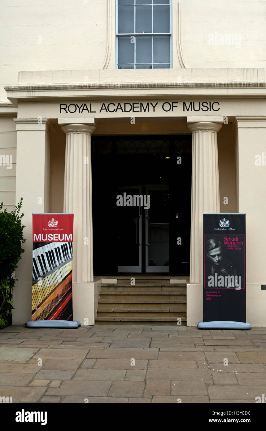 La Reale Accademia di Musica di entrata al museo di Londra, Regno Unito Foto Stock