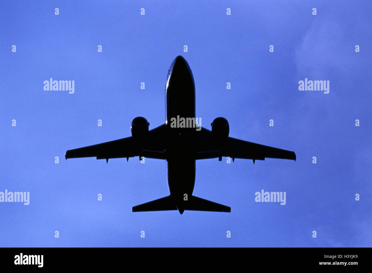 In aereo Boeing 737, volo, aerei, il traffico aereo, del traffico aereo, dei mezzi di trasporto Mezzi di trasporto, promozione, trasporti, aria liner, volo di linea roba, volo charter, viaggio in aereo, avviare il decollo, cielo, blu Foto Stock
