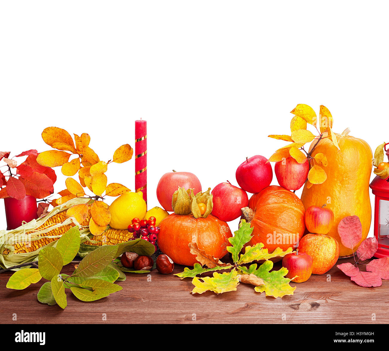 Composizione di frutta e verdura sul ringraziamento con copia spazio isolato Foto Stock