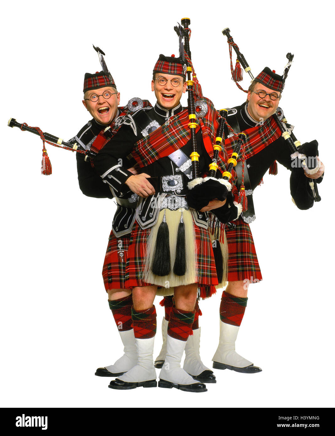 Gli scozzesi, cornamusa, ridere, gesto, concetti, Scozia, uomini, musicisti, tre, cornamuse, vestiti, strumenti musicali, tradizione, Scot rock, kilt, stand, ridere fianco a fianco, felice, fuso, studio Foto Stock