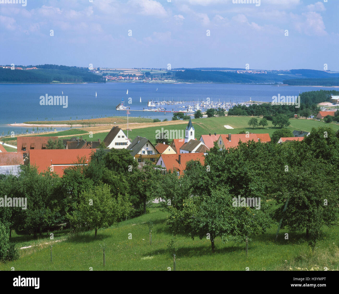 Germania, Franconia, Frankish paese sul mare, montagna arieti, vista locale, bromo brook lago di Baviera, lago, serbatoio, porto, stivali, scenario, porto, luogo, panoramica, Regione di vacanza, estate, Foto Stock