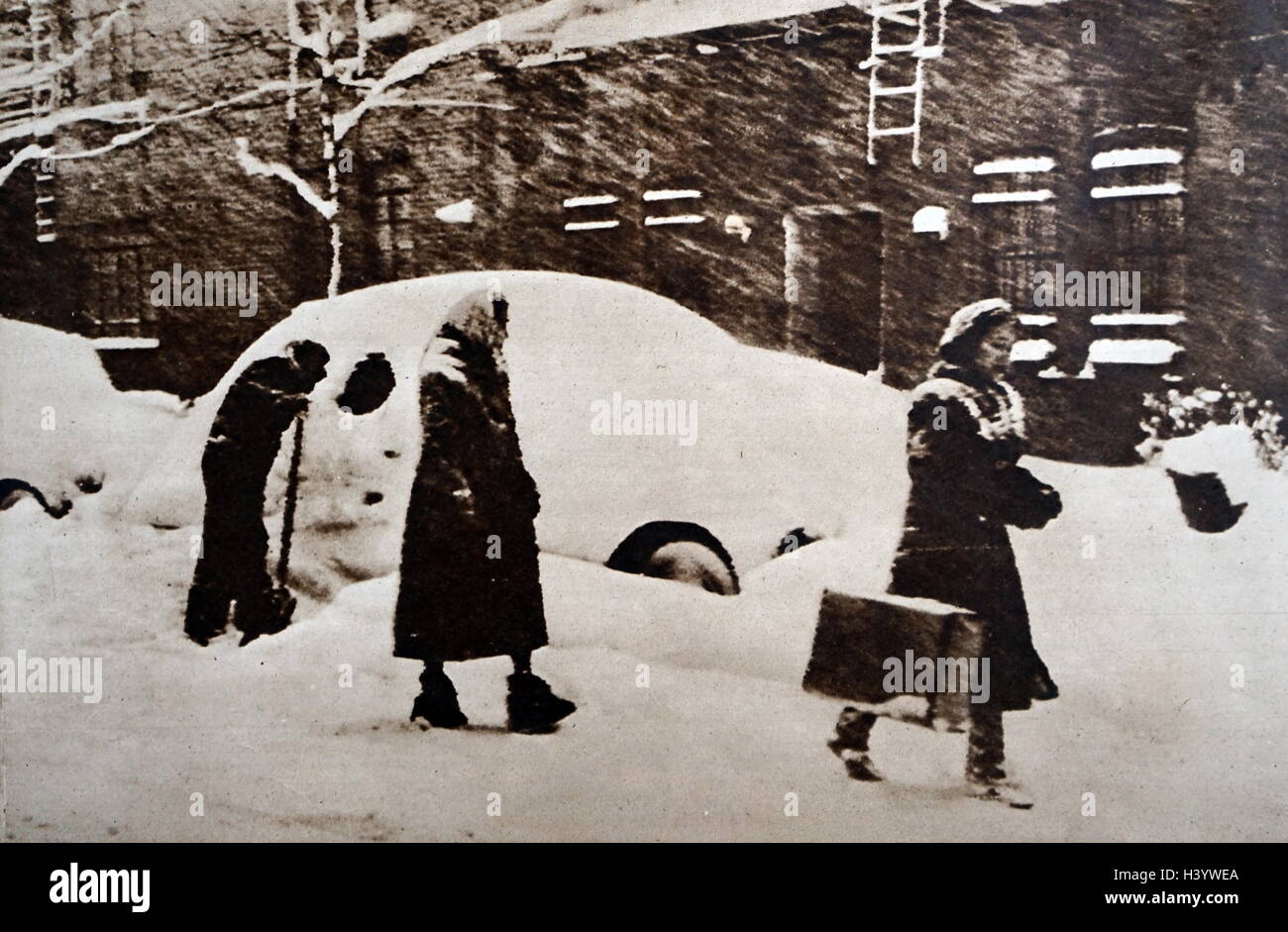 Fotografia che mostra la misura della North American blizzard di 1947 a New York City nel dicembre 26th. In data xx secolo Foto Stock