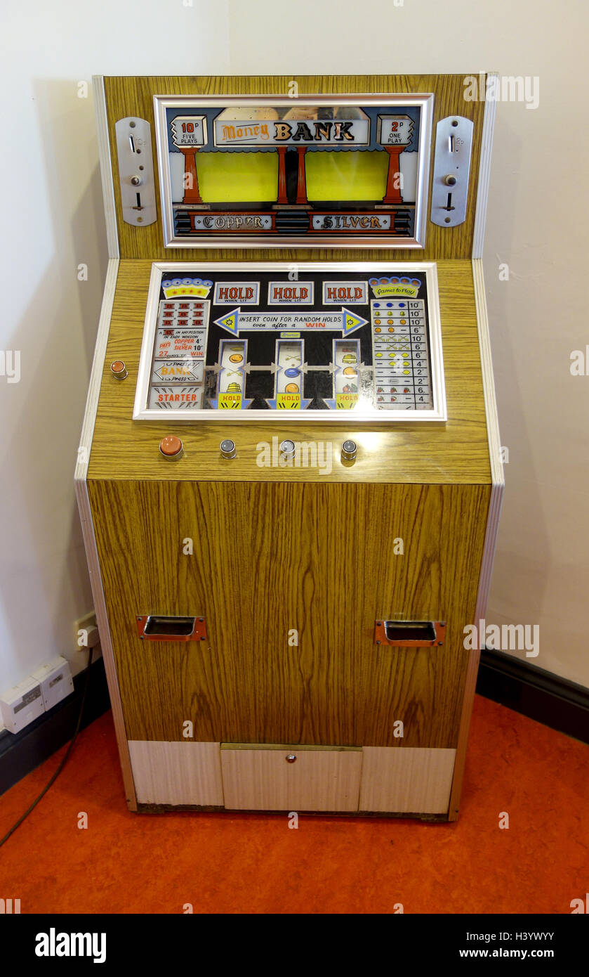 " Frutta " macchina vecchio stile di gioco d'azzardo slot machine Foto Stock